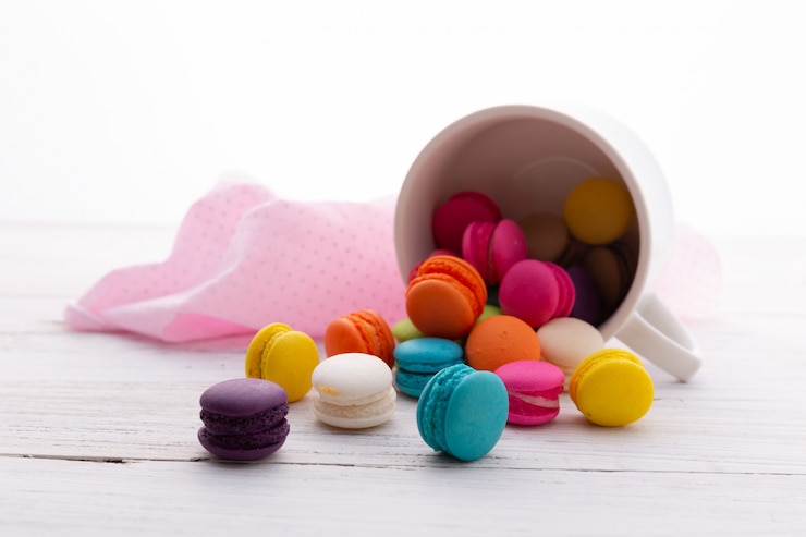 Foto gratuito macarons colorati