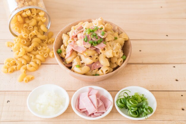 maccheroni e prosciutto