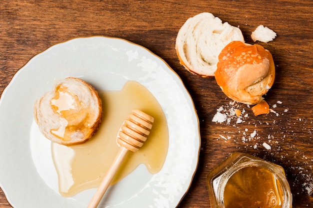 Macchia di miele con colazione