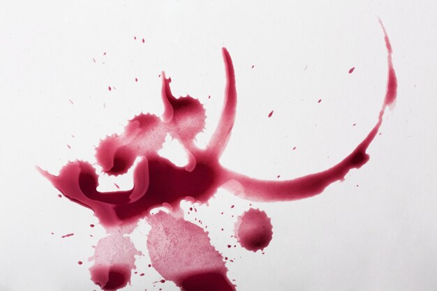 Macchie di vino rosso sui tessuti