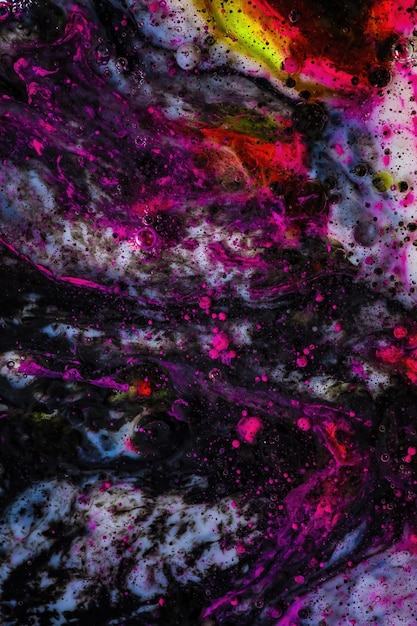 Macrofotografia colorata con vernice acrilica e mix di olio