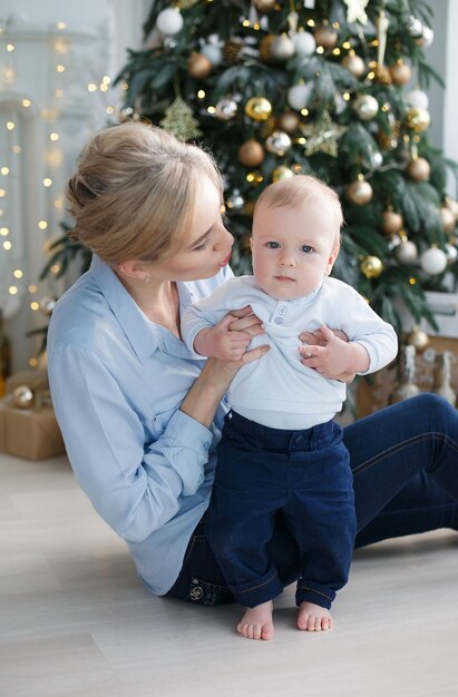 Madre con bambino a casa