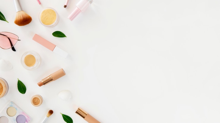 Foto gratuito make up prodotti con copia-spazio