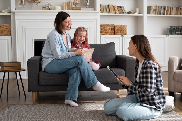 Mamme che trascorrono del tempo insieme alla figlia