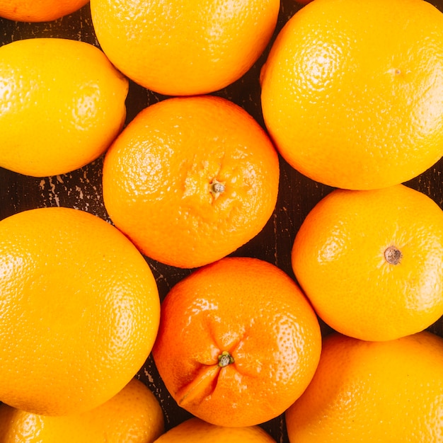Mandarini e arance gustosi