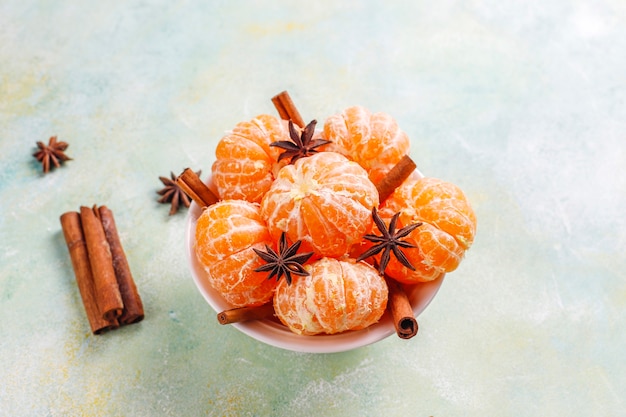 Mandarini freschi e succosi di clementine.