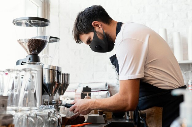 Maschera da barista di tiro medio