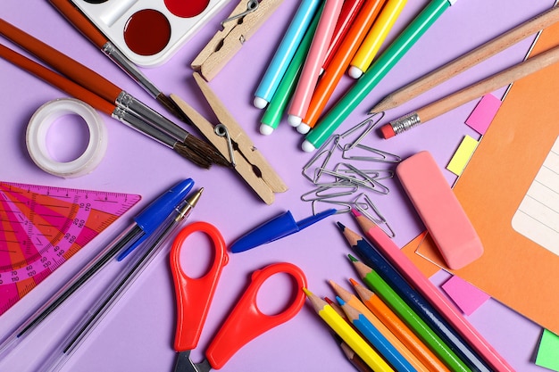 Materiale scolastico per lezioni d'arte