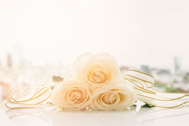 Matrimonio natura morta con rose
