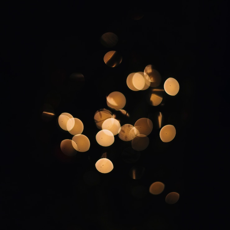 Foto gratuito mazzo di luci dorate