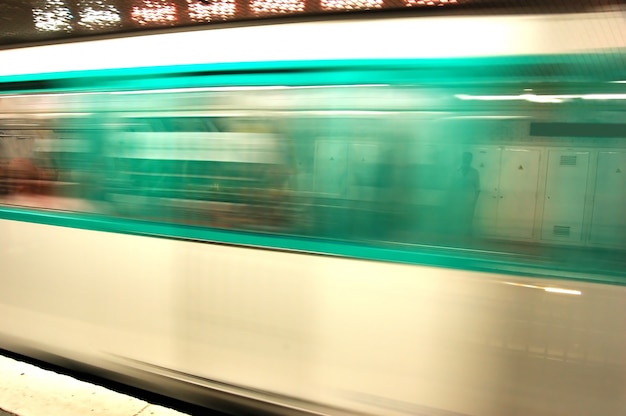 Metropolitana motion blur