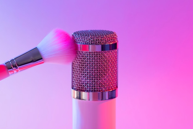 Microfono Asmr con spazzola per il trucco per il suono