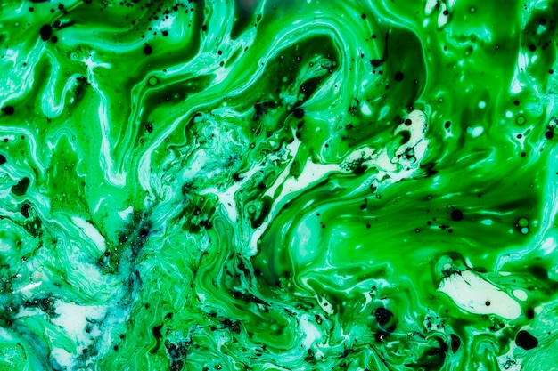 Miscela di sfumature verdi astratte in olio