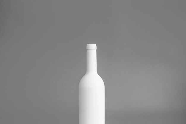 Mockup di bottiglia bianca