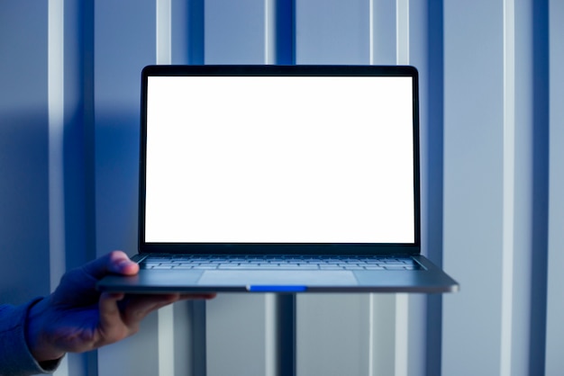 Modello di schermo del computer portatile con il concetto di hacking