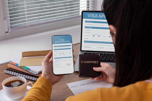 Modulo di richiesta del visto su smartphone