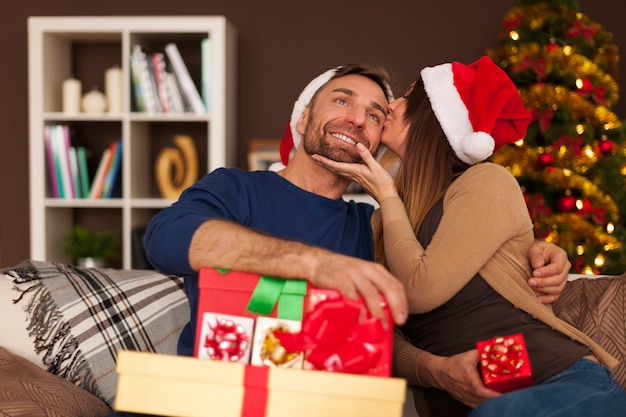 Momento magico pieno di amore a Natale