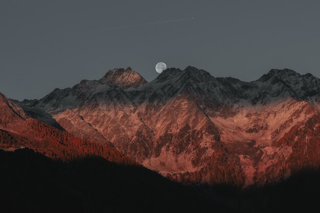 Montagne dietro Fullmoon