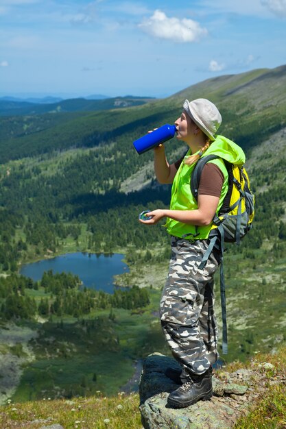 Montagne turistiche acqua potabile da bottiglia