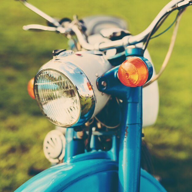 Moto d'epoca blu