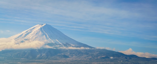 Mountain Fuji con il cielo blu, Giappone