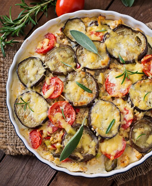 Moussaka (casseruola di melanzane) - un piatto tradizionale greco