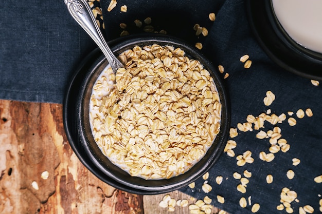 Mucchio di avena all'interno della ciotola