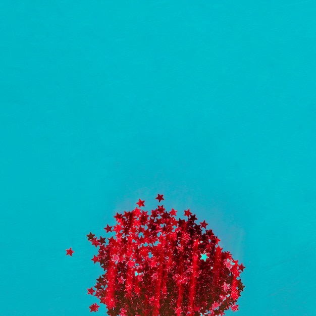 Mucchio di paillettes rosso vista dall&#39;alto
