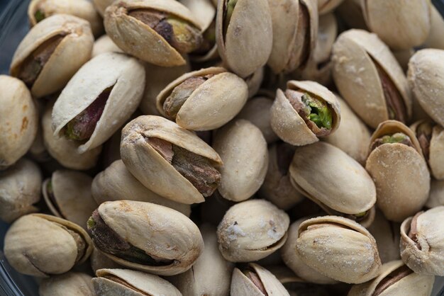 Mucchio Di Pistacchi Arrostiti E Salati