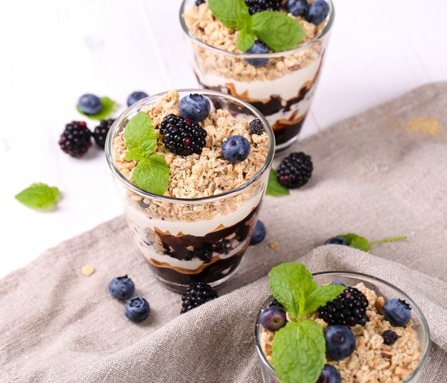 Muesli dessert su bicchieri