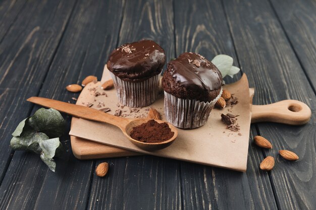 Muffin al cioccolato con vista dall&#39;alto