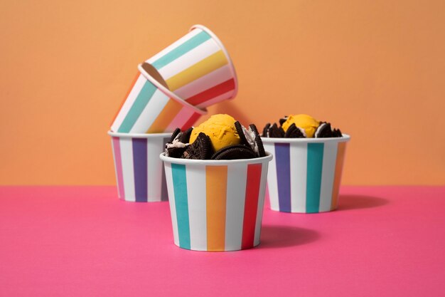 Natura morta di biscotti e gelato