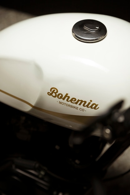 Natura morta di moto stile racer cafe