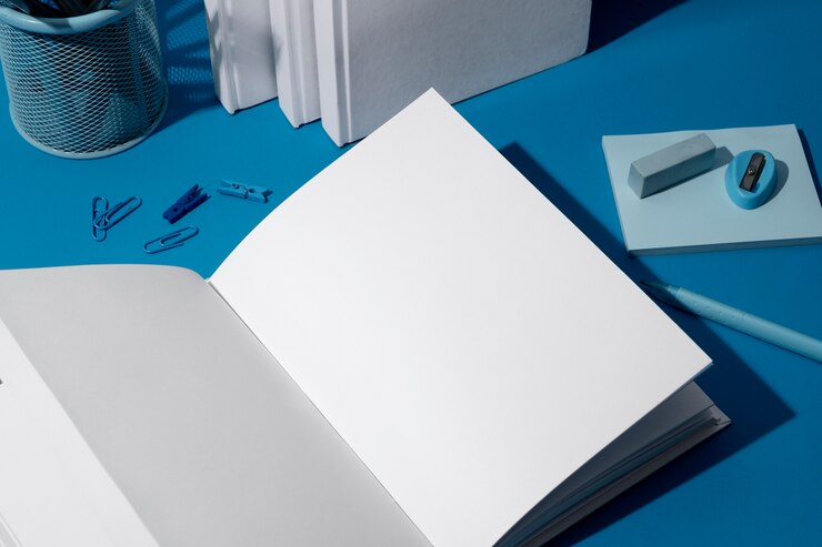 Foto gratuito natura morta di un ufficio di progettazione grafica