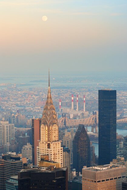 NEW YORK CITY, NY - 20 NOVEMBRE: Il Chrysler Building è un grattacielo Art Deco ed è stato l'edificio più alto del mondo per 11 mesi. 20 novembre 2011 a Manhattan, New York City.