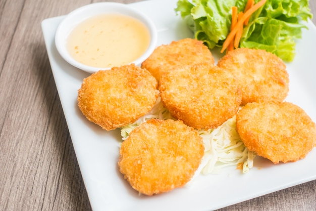 Nuggets con salsa