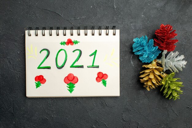 Numero 2021 su taccuino con decorazione