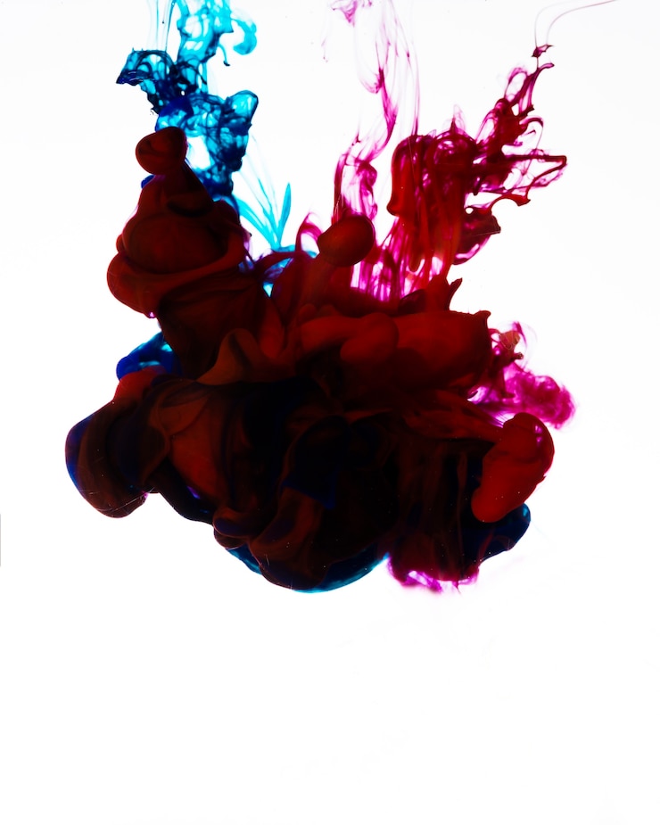 Foto gratuito nuvola di inchiostro che scorre colorato
