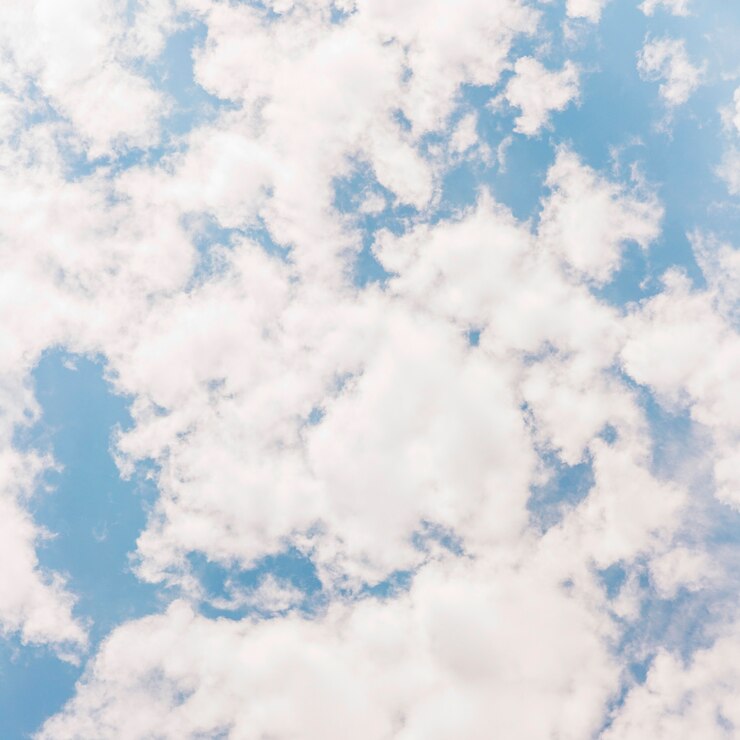 Foto gratuito nuvole nel cielo blu
