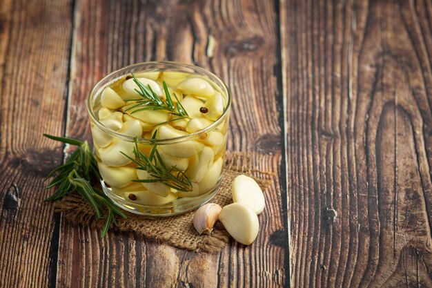 Olio all'aglio per il trattamento
