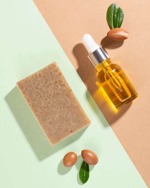 Olio di argano in bottiglie a goccia