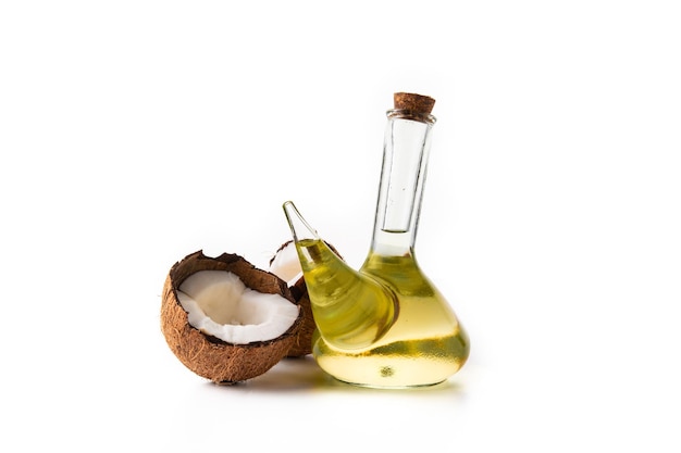 Olio di cocco isolato su sfondo bianco