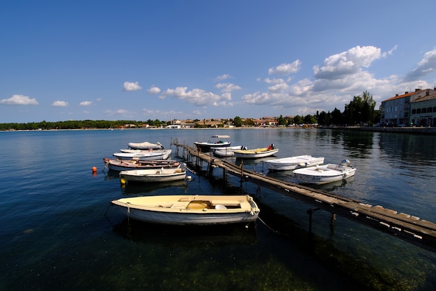 Ora legale di Rovigno in riva al mare della Croazia