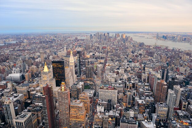 Orizzonte del centro di New York City Manhattan