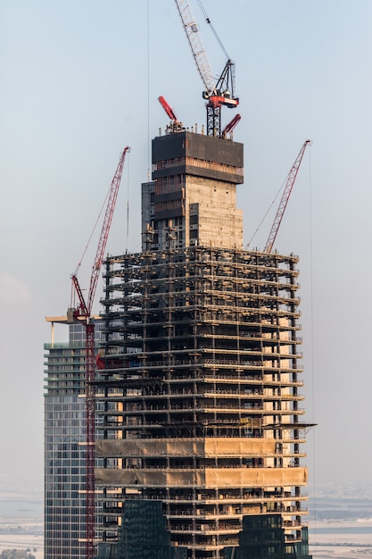 Ottobre 2018. Costruzione di edifici di grattacieli a Dubai.