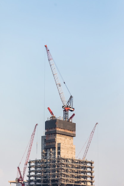 Ottobre 2018. Costruzione di edifici di grattacieli a Dubai.