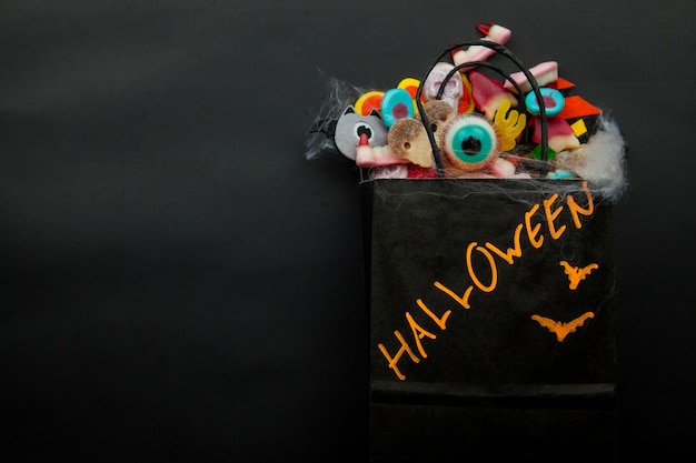 Pacchetto con le cose di Halloween