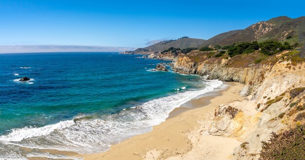 Pacific Coast Highway all'estremità meridionale di Big Sur, California vicino a Bixby Bridge