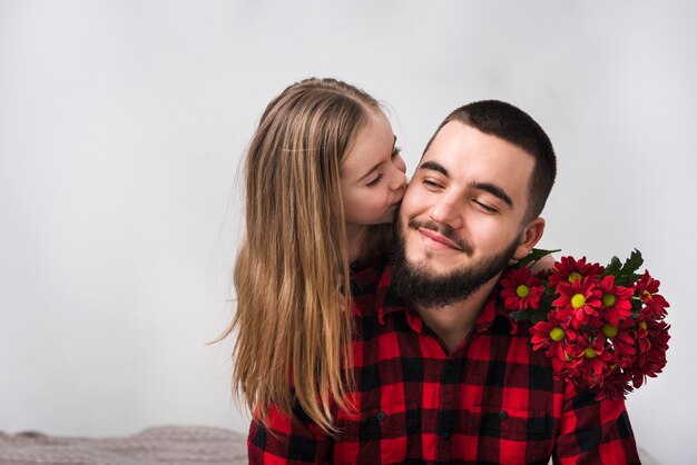 Padre e figlia insieme il giorno di padri