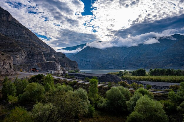 Paesaggio affascinante del lago Tortum a Erzurum, Turchia